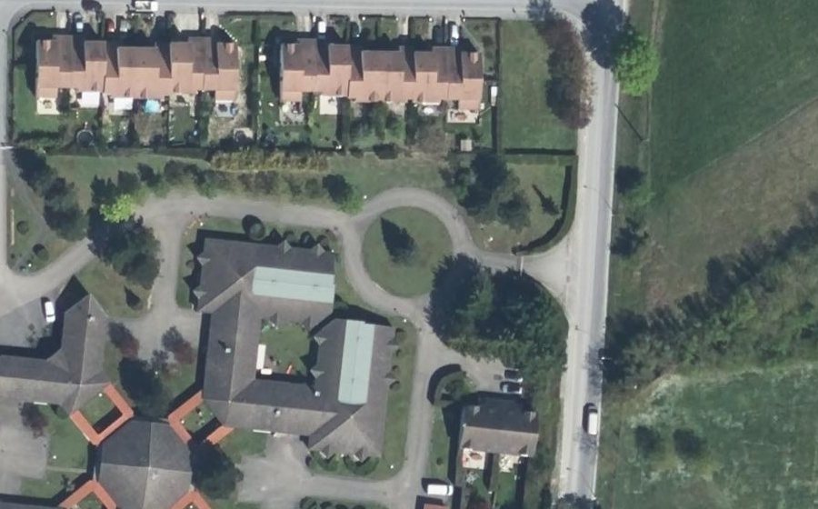 Vue aérienne du Rond-point anonyme n°559782125