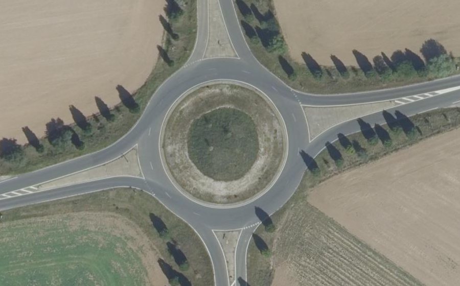 Vue aérienne du Rond-point anonyme n°55995157