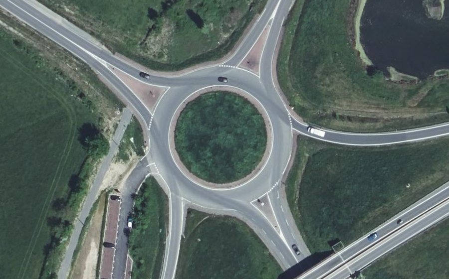 Vue aérienne du Rond-point anonyme n°56017907