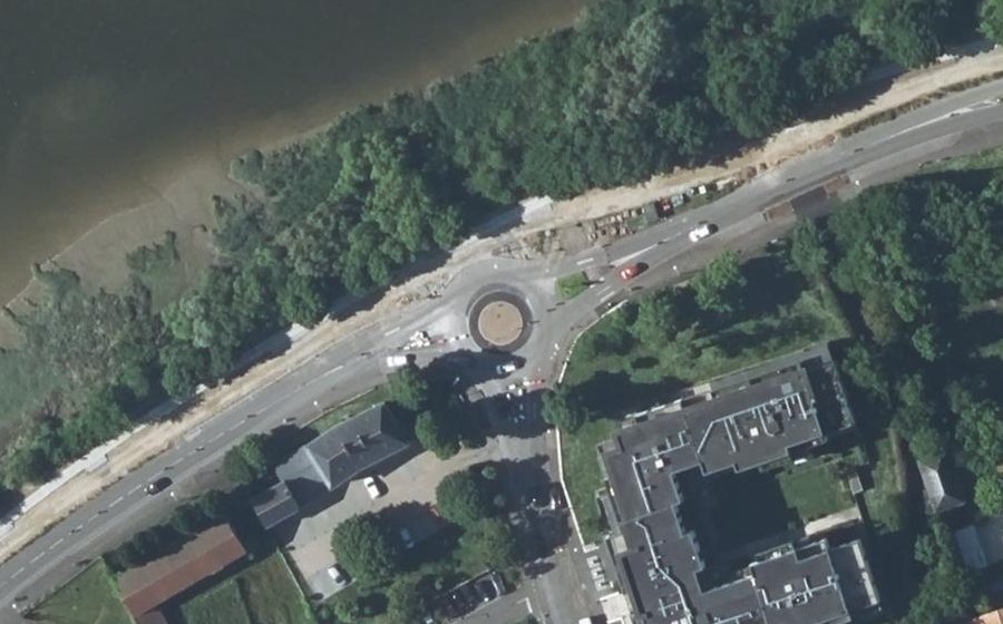 Vue aérienne du Rond-point anonyme n°56019269