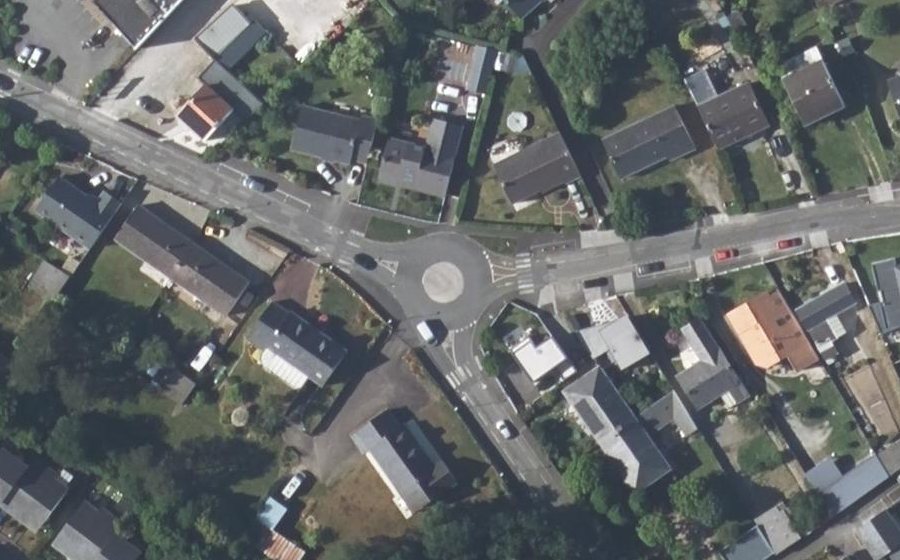 Vue aérienne du Rond-point anonyme n°56039516