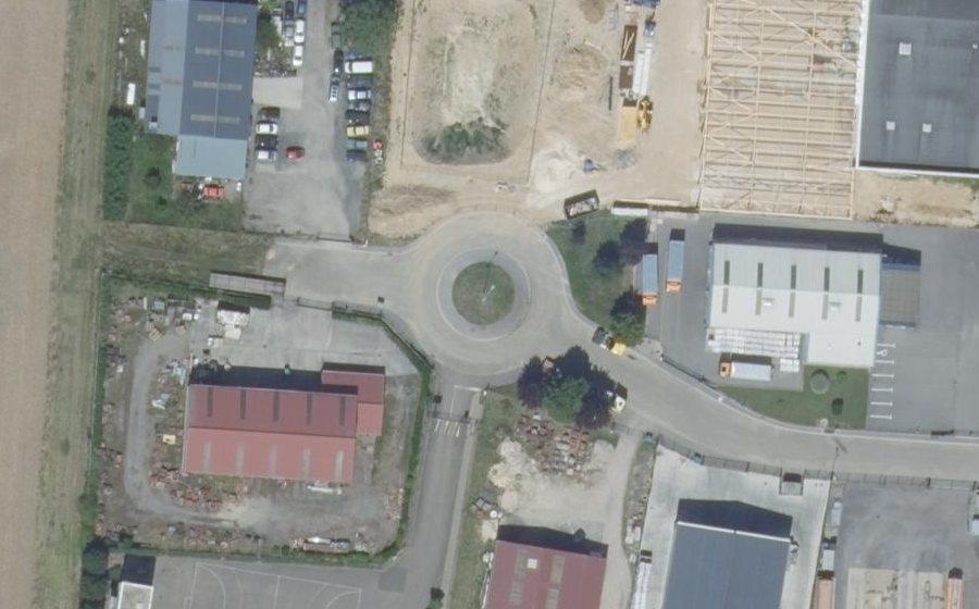 Vue aérienne du Rond-point anonyme n°56042835