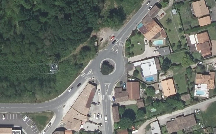 Vue aérienne du Rond-point anonyme n°56055100