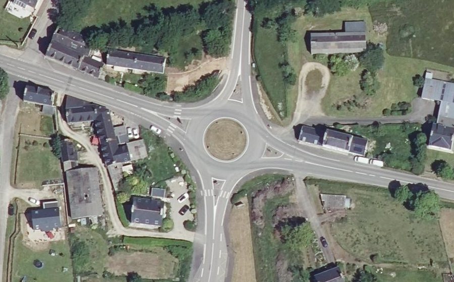 Vue aérienne du Rond-point anonyme n°560554320