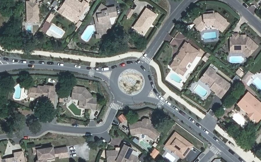 Vue aérienne du Rond-point anonyme n°56066384