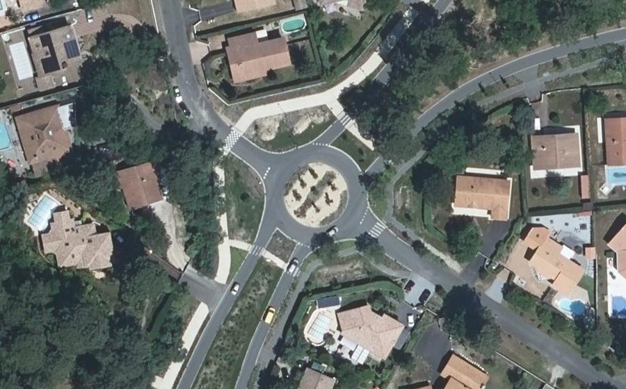 Vue aérienne du Rond-point anonyme n°56066524