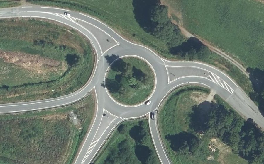 Vue aérienne du Rond-point anonyme n°56071113