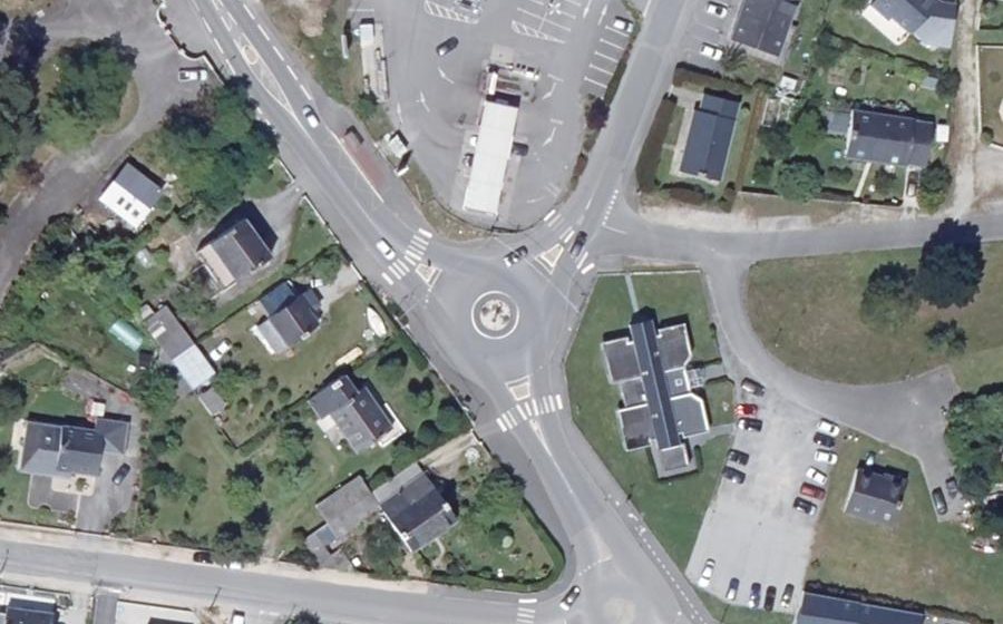 Vue aérienne du Rond-point anonyme n°56082882