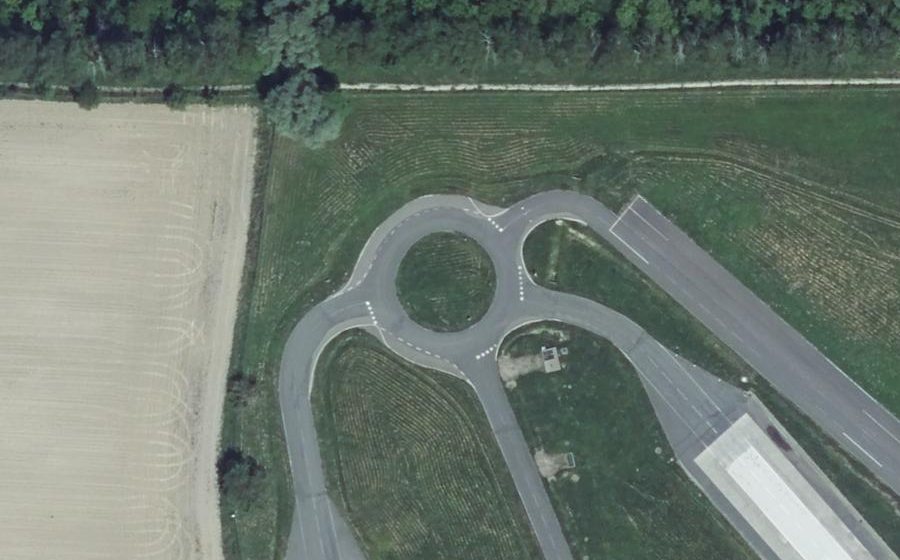 Vue aérienne du Rond-point anonyme n°561000955