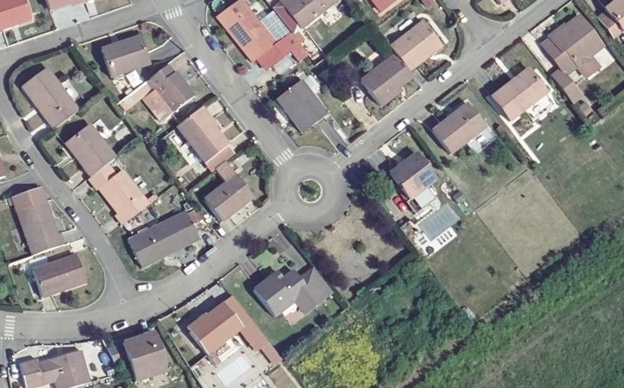 Vue aérienne du Rond-point anonyme n°561608567