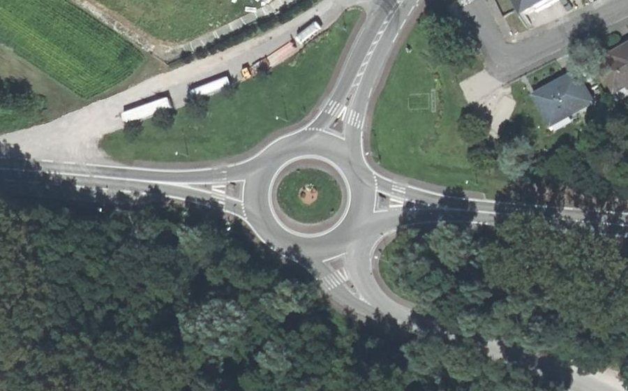Vue aérienne du Rond-point anonyme n°56207100