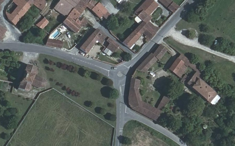 Vue aérienne du Rond-point anonyme n°562905296