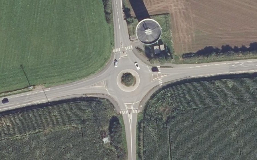 Vue aérienne du Rond-point anonyme n°564308115