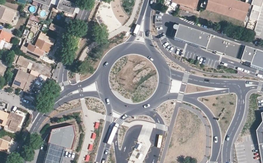 Vue aérienne du Rond-point anonyme n°56444357