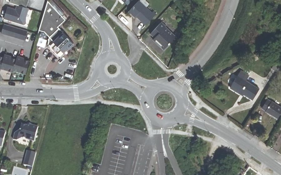Vue aérienne du Rond-point anonyme n°565490327