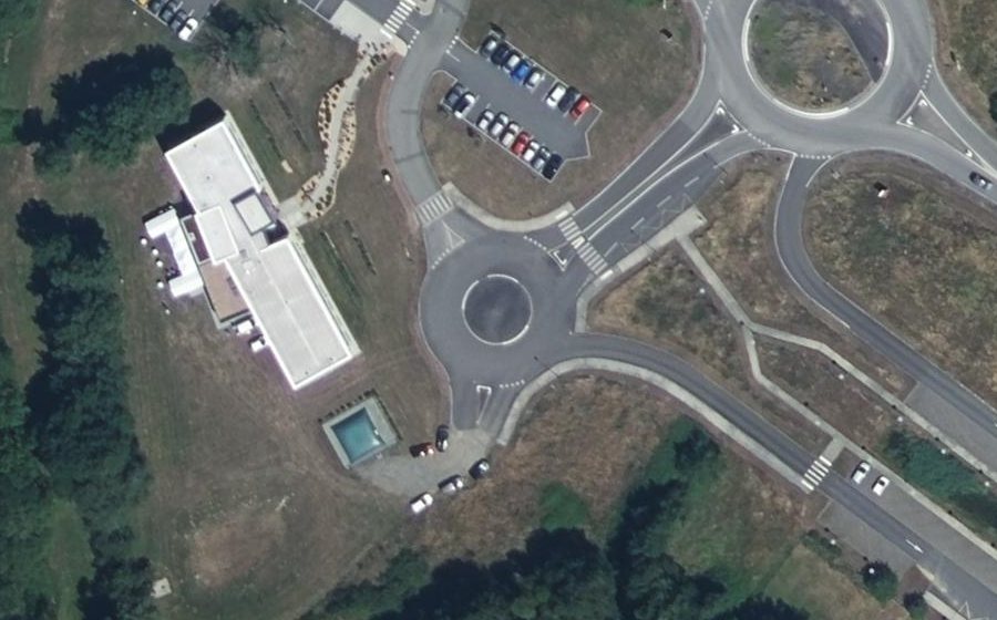 Vue aérienne du Rond-point anonyme n°565741092