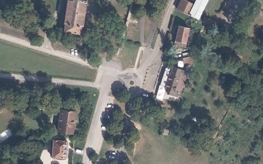 Vue aérienne du Rond-point anonyme n°56676707