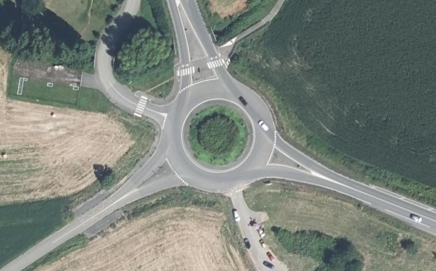 Vue aérienne du Rond-point anonyme n°5668107