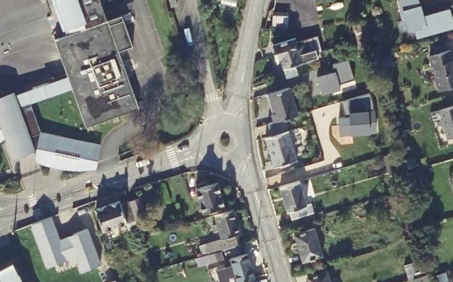 Vue aérienne du Rond-point anonyme n°566814215