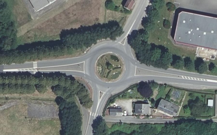 Vue aérienne du Rond-point anonyme n°56684896
