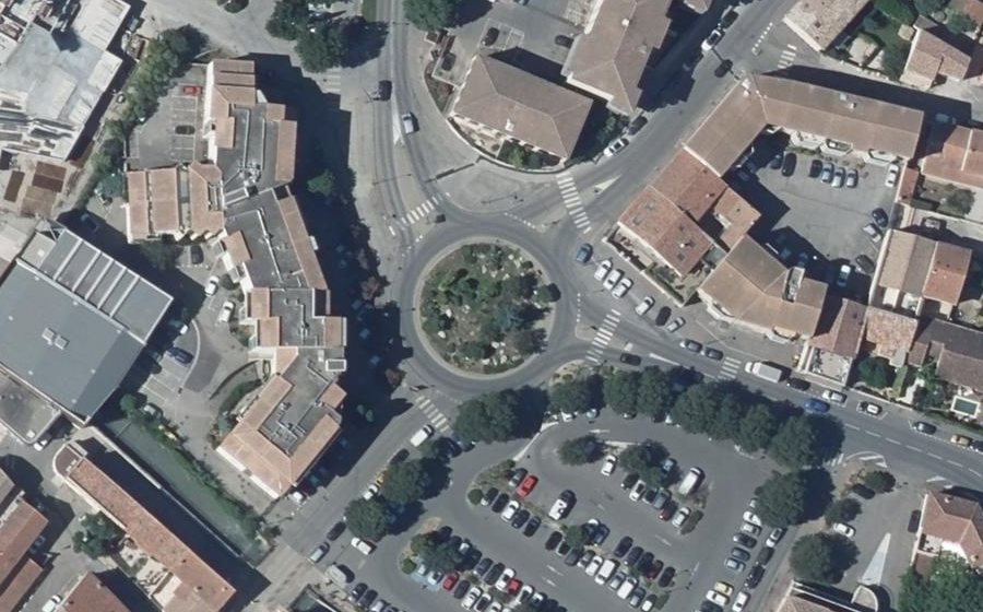 Vue aérienne du Rond-point anonyme n°56722241