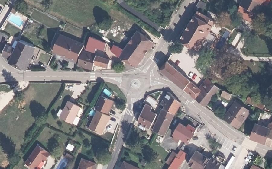 Vue aérienne du Rond-point anonyme n°56730705