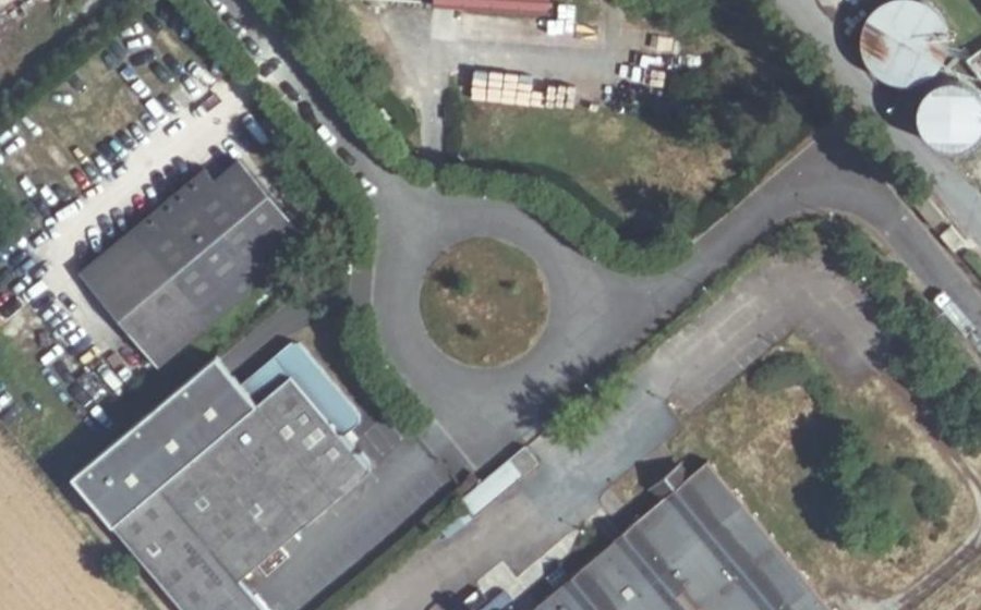 Vue aérienne du Rond-point anonyme n°567749607