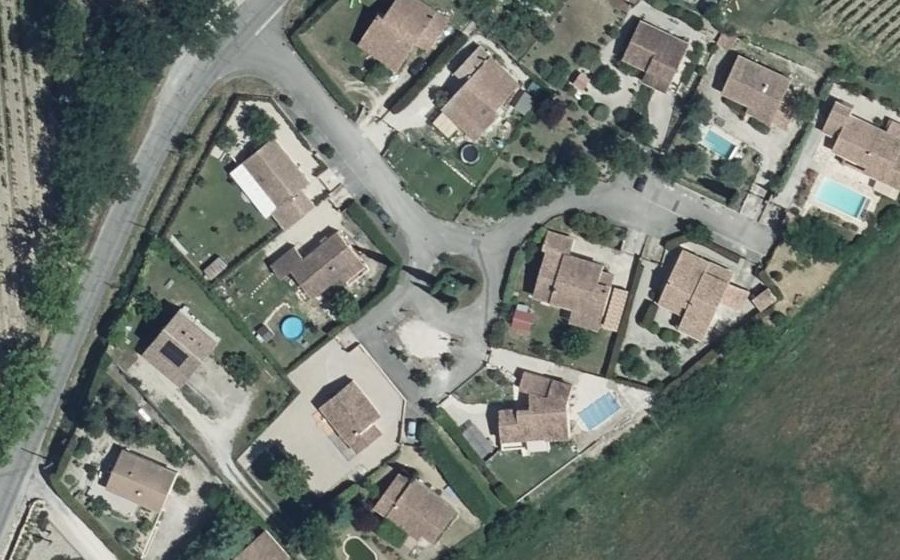 Vue aérienne du Rond-point anonyme n°567877548