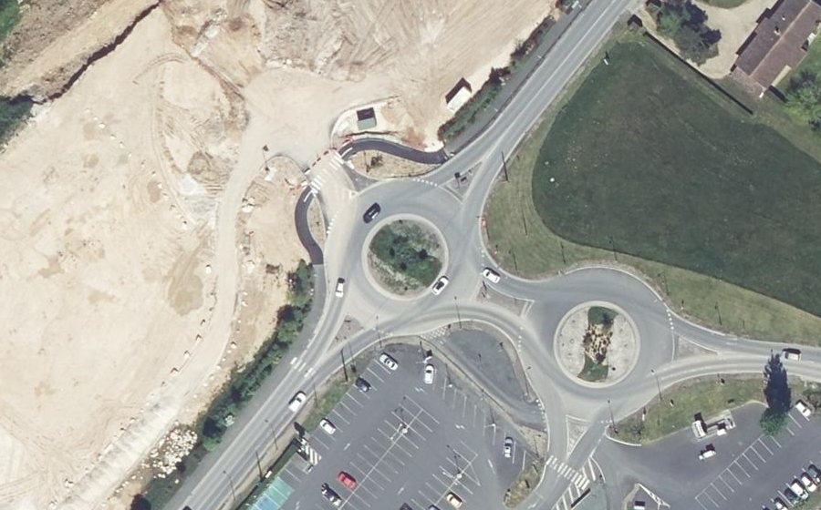 Vue aérienne du Rond-point anonyme n°568517123