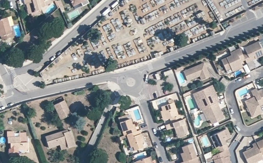 Vue aérienne du Rond-point anonyme n°568711079