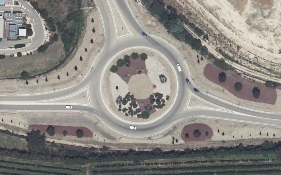 Vue aérienne du Rond-point anonyme n°56995351
