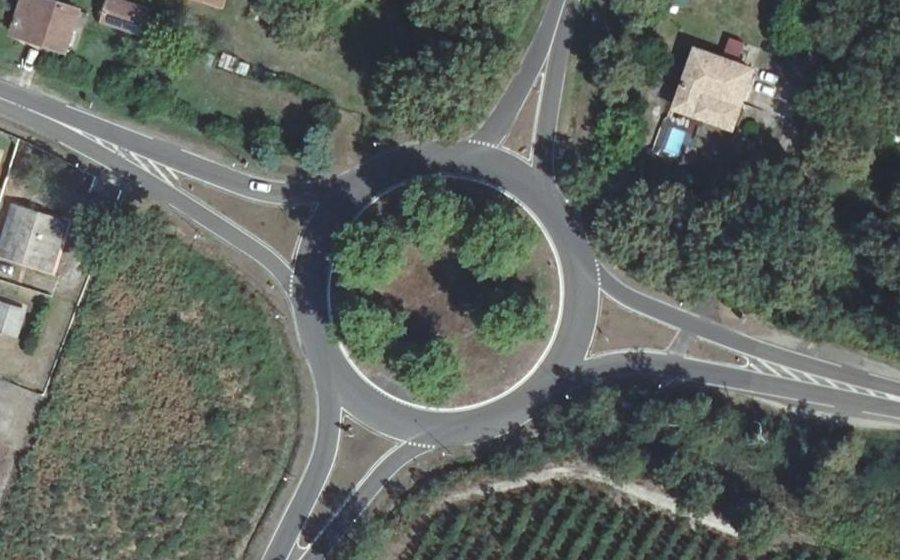 Vue aérienne du Rond-point anonyme n°570079957