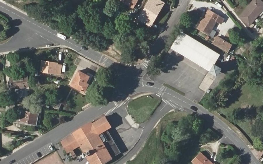 Vue aérienne du Rond-point anonyme n°570219656