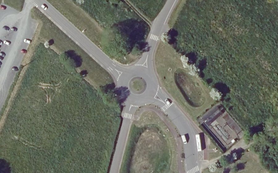 Vue aérienne du Rond-point anonyme n°570717784