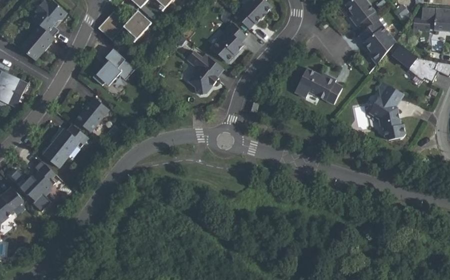 Vue aérienne du Rond-point anonyme n°571126321