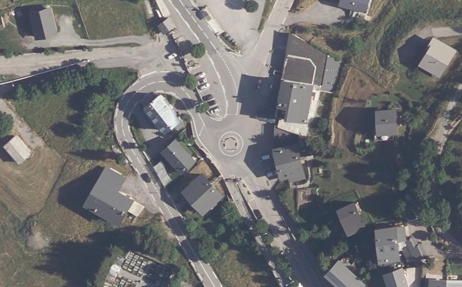 Vue aérienne du Rond-point anonyme n°571378573