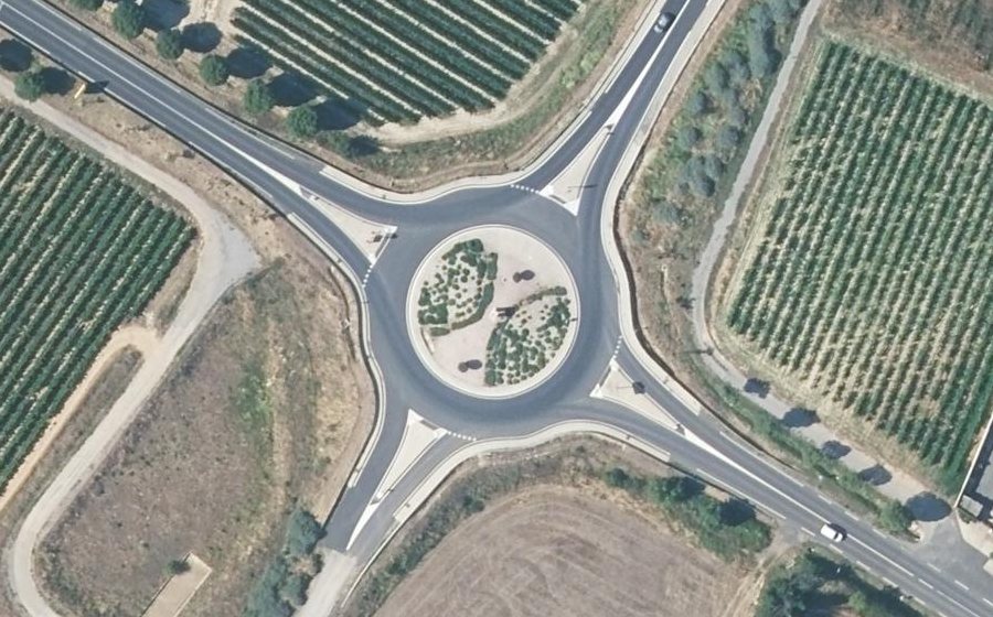 Vue aérienne du Rond-point anonyme n°571409095