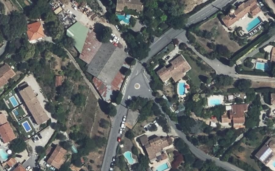 Vue aérienne du Rond-point anonyme n°572330040