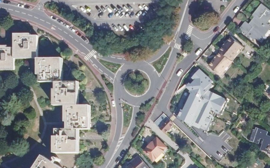 Vue aérienne du Rond-point anonyme n°572367923