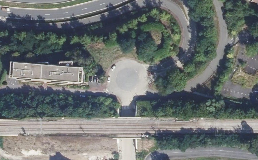 Vue aérienne du Rond-point anonyme n°572427017