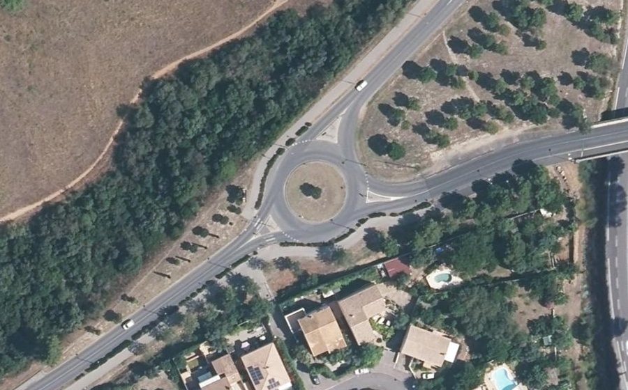 Vue aérienne du Rond-point anonyme n°57362690