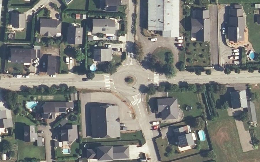 Vue aérienne du Rond-point anonyme n°573651715