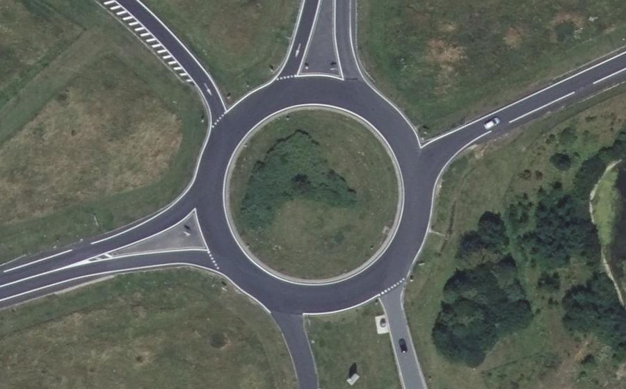 Vue aérienne du Rond-point anonyme n°57384294