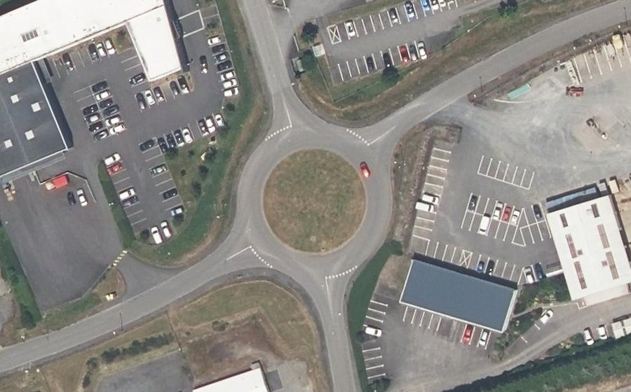 Vue aérienne du Rond-point anonyme n°57385005