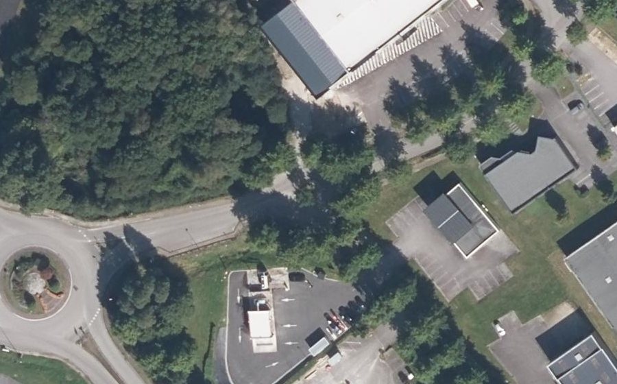 Vue aérienne du Rond-point anonyme n°57402079