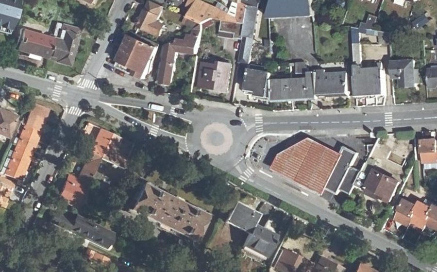 Vue aérienne du Rond-point anonyme n°574849980