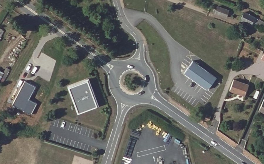 Vue aérienne du Rond-point anonyme n°574967279