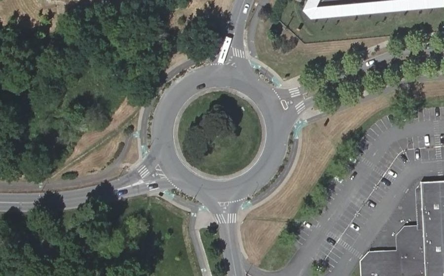 Vue aérienne du Rond-point anonyme n°575217466