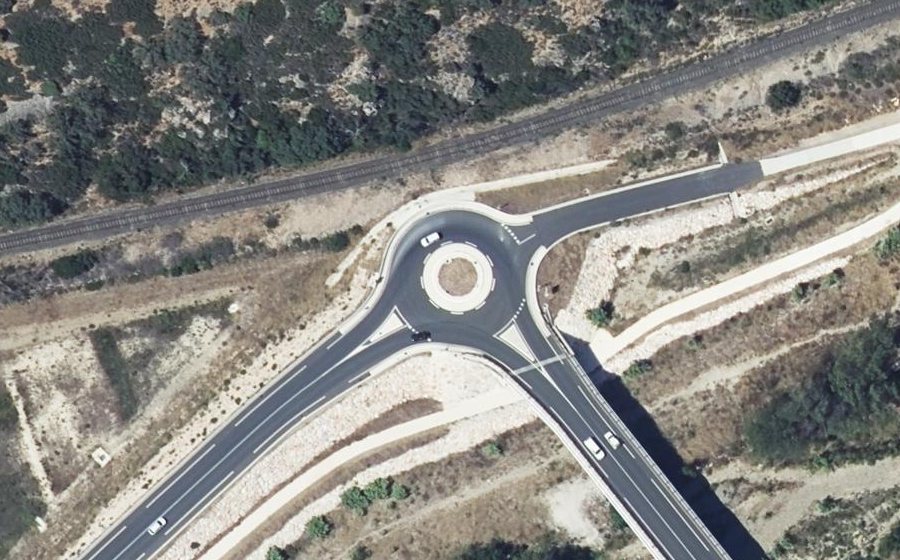 Vue aérienne du Rond-point anonyme n°575249087