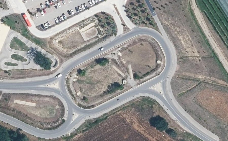 Vue aérienne du Rond-point anonyme n°575467999
